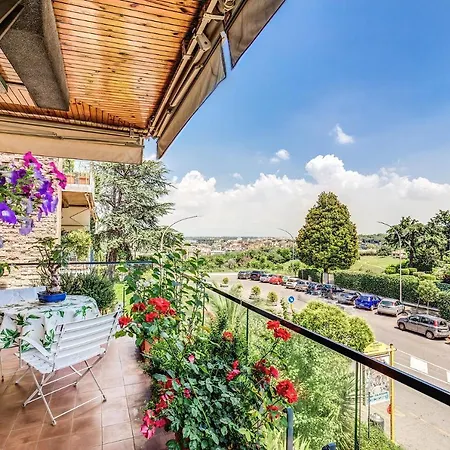 Apartment Terrazza Piccolomini: Elegant Stunning View Over Rome/st Peter's Dome Rome