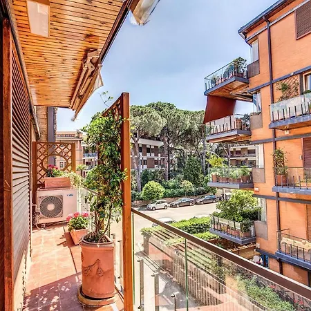 Terrazza Piccolomini: Elegant Stunning View Over Rome/st Peter's Dome * Rome