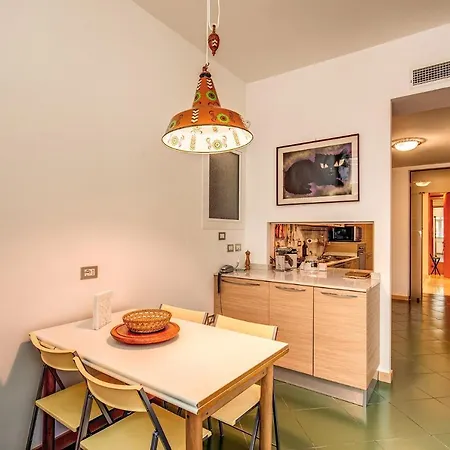Terrazza Piccolomini: Elegant Stunning View Over Rome/st Peter's Dome Apartment Rome