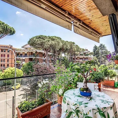 Terrazza Piccolomini: Elegant Stunning View Over Rome/st Peter's Dome Apartamento Roma