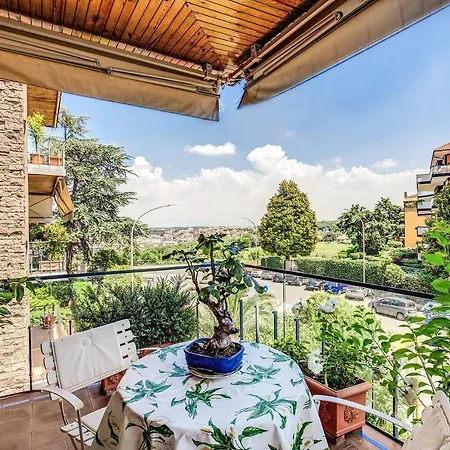 Apartamento Terrazza Piccolomini: Elegant Stunning View Over Rome/st Peter's Dome