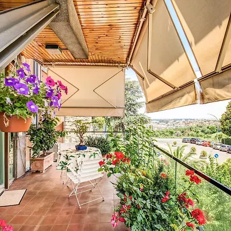 Terrazza Piccolomini: Elegant Stunning View Over Rome/st Peter's Dome Roma